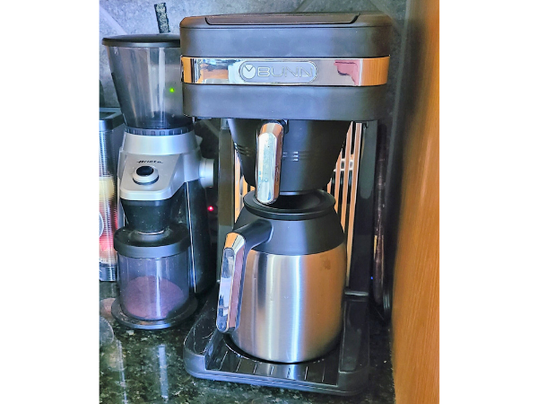 BUNN Speed Brew Platinum Thermal Coffee Maker - User-friendly Operation