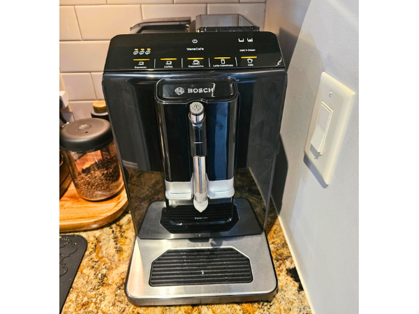 Bosch 300 Series Espresso Machine - Size And Design 1