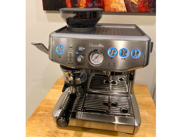Breville Barista Express Impress - Water Tank & Bean Hopper Capacity 1