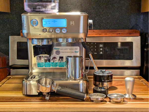 CASABREWS 5700 PRO Espresso Machine - Built-in Conical Burr Grinder
