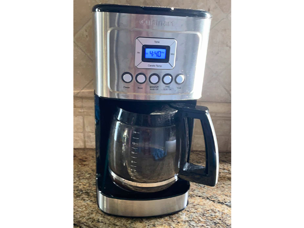Cuisinart DCC-3200 14-Cup Coffee Maker - Size And Design